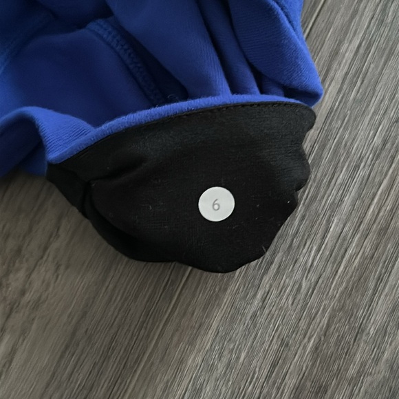 Lululemon shorts - Picture 3 of 3